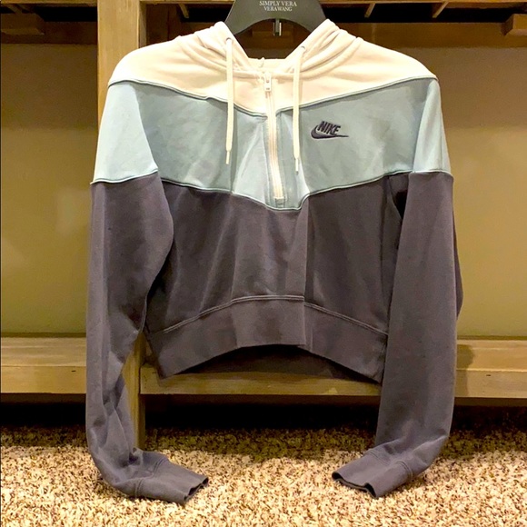Nike crop - Picture 1 of 1
